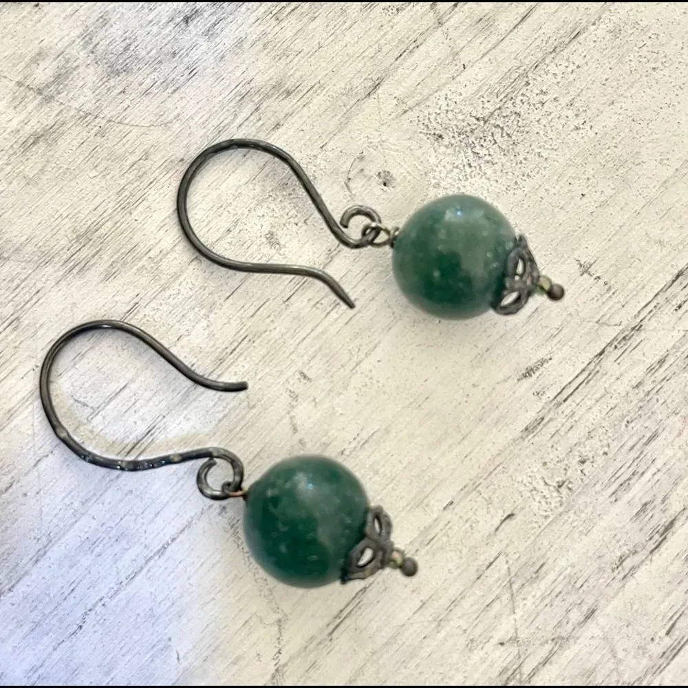 Green quartz beaded necklace and earrings set - Picture 10 of 13